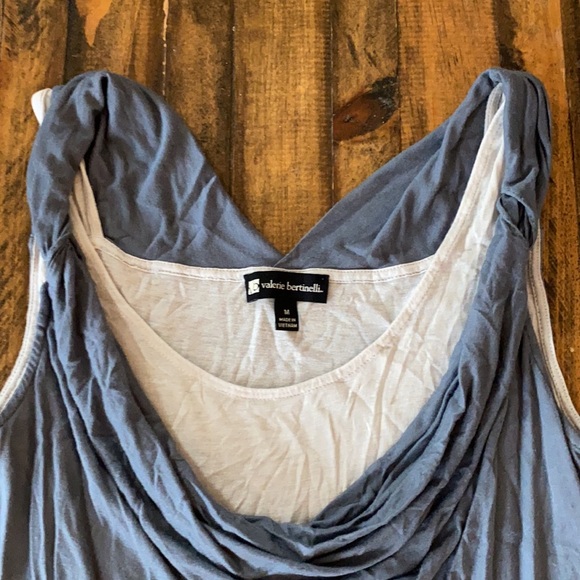 Cute top - Picture 2 of 3